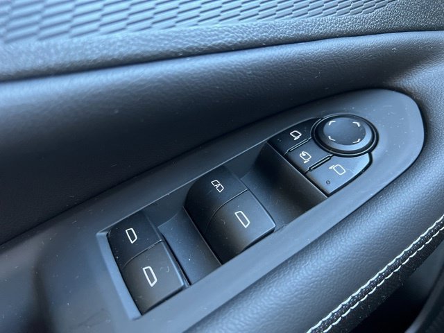 Used 2025 Chevrolet Blazer EV LT FWD image 26