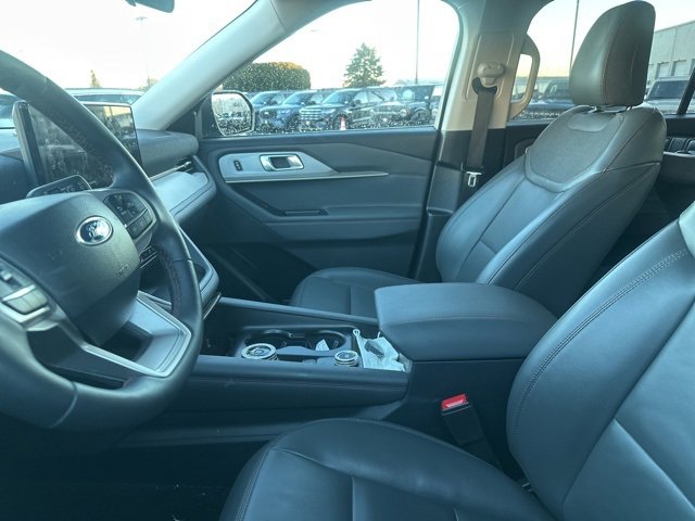 Used 2025 Ford Explorer Active w/ Active Comfort Package image 7