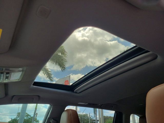 Certified 2019 Toyota Highlander Limited AWD/4WD image 21