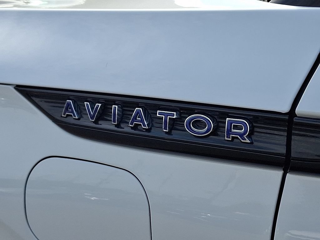 Used 2023 Lincoln Aviator Grand Touring w/ Elements Package Plus AWD/4WD image 30