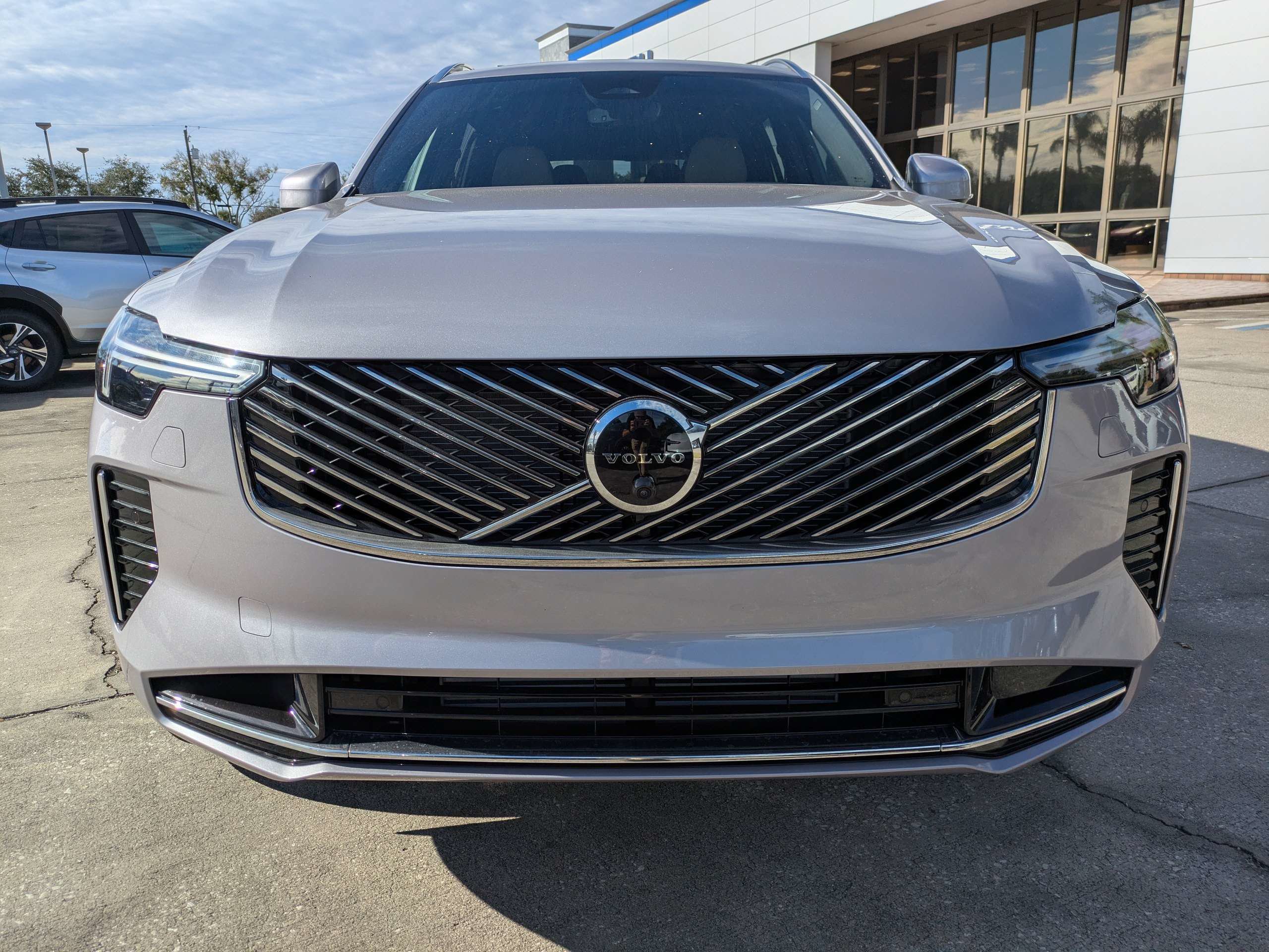 New 2026 Volvo XC90 T8 Plus w/ Protection Package Premier AWD/4WD image 9