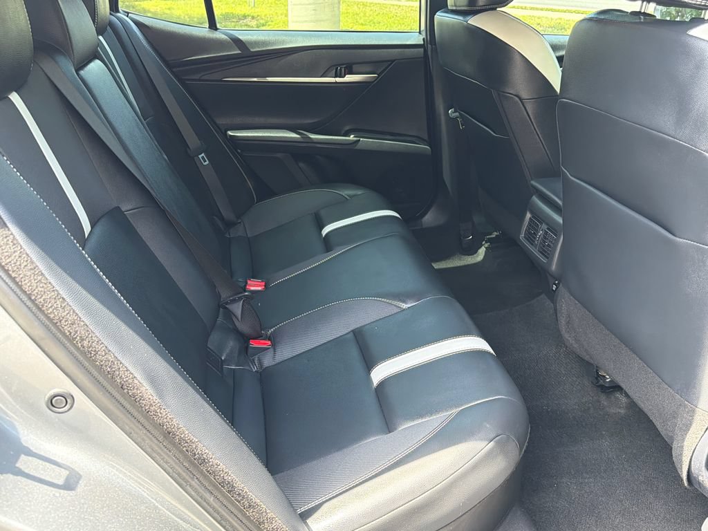 Used 2025 Toyota Camry SE w/ Convenience Package FWD image 15