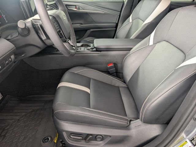 Used 2026 Toyota Camry SE w/ Convenience Package image 12