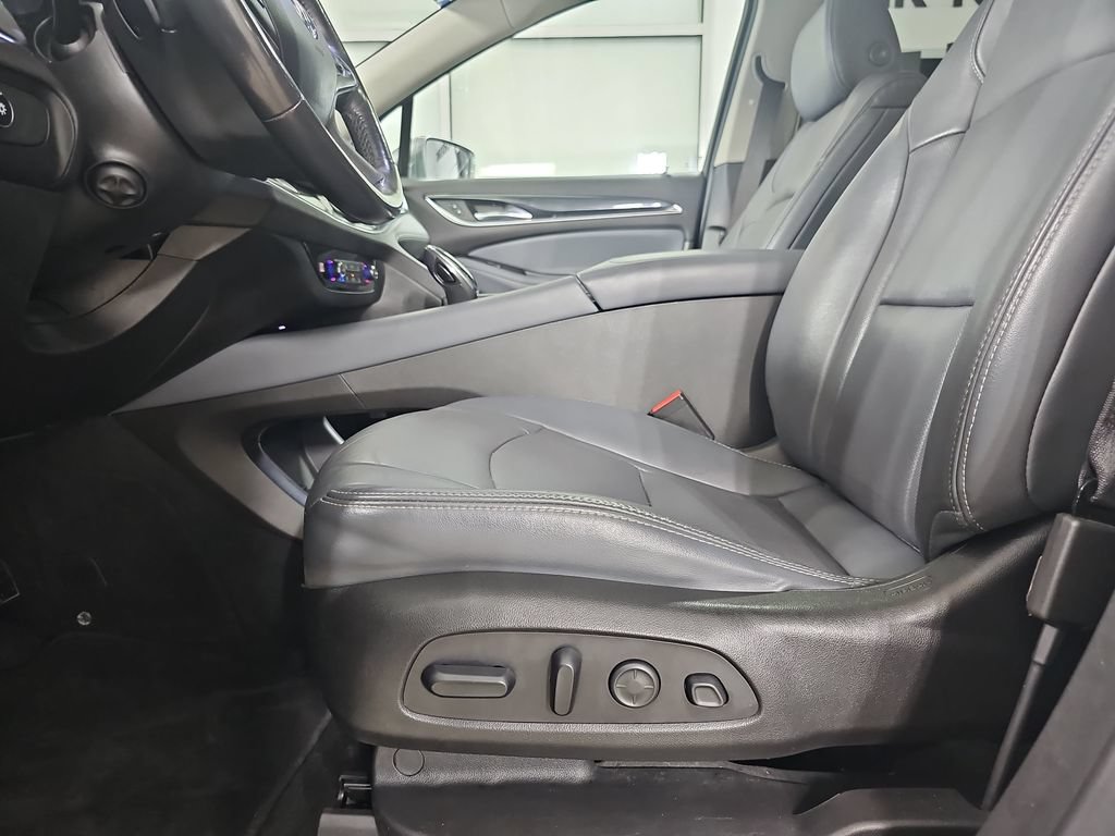Used 2020 Buick Enclave Premium w/ Sun and Sites Package AWD/4WD image 36