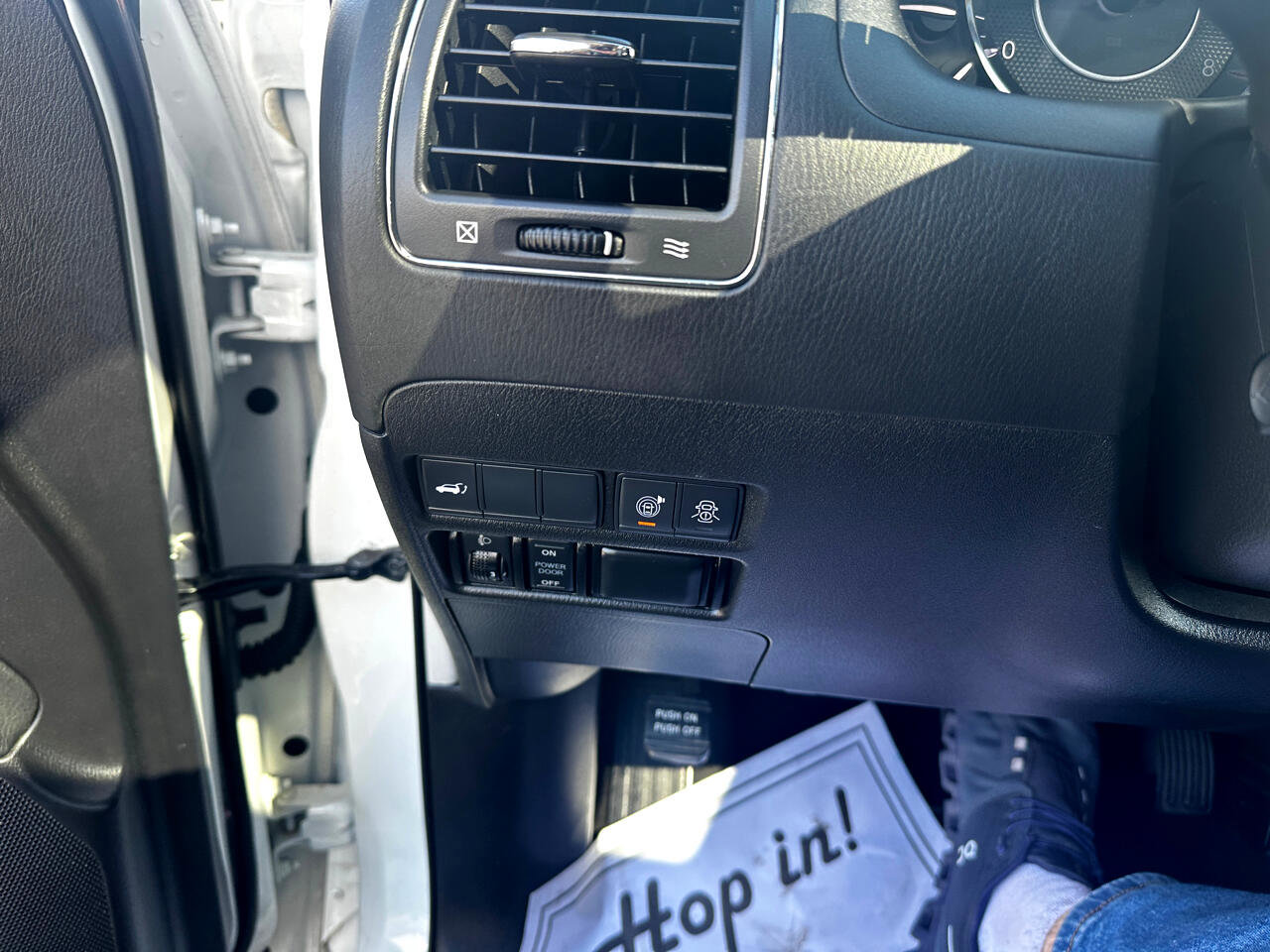 Used 2019 Nissan Armada SL w/ Premium Package image 16