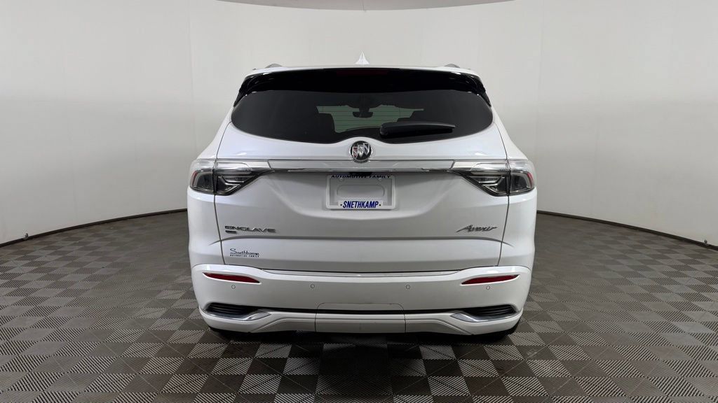 Used 2023 Buick Enclave Avenir w/ Avenir Technology Package AWD/4WD image 7