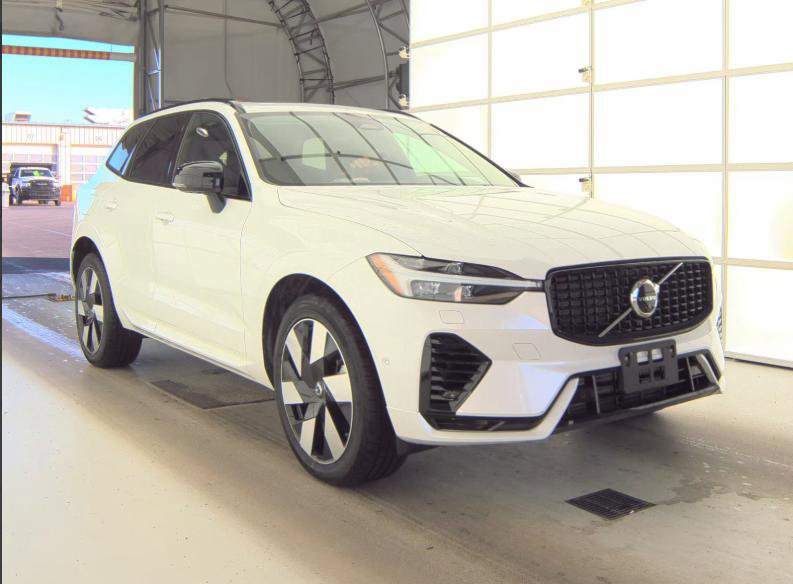 Used 2024 Volvo XC60 T8 Plus w/ Protection Package Premier image 11