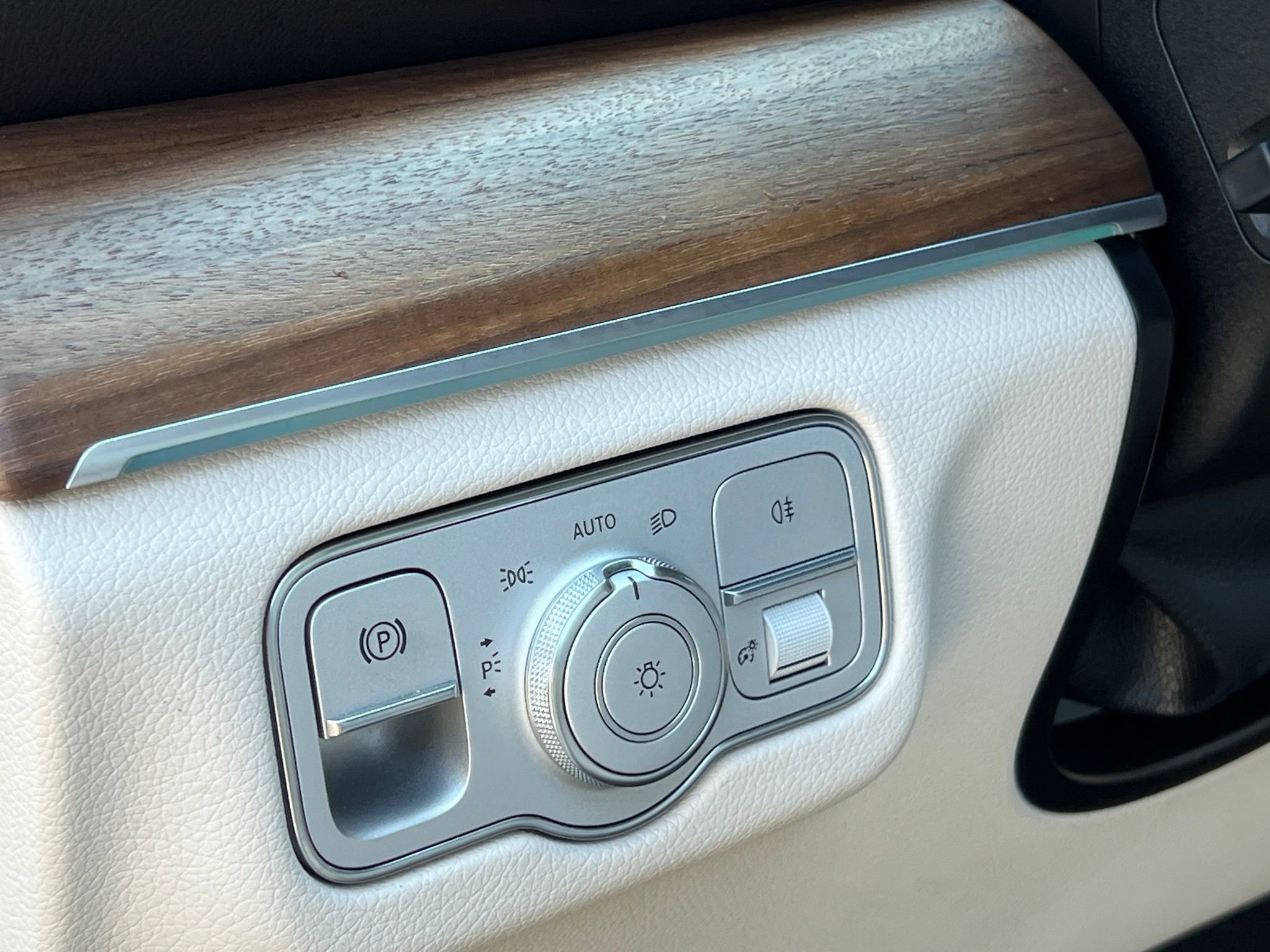 Used 2022 Mercedes-Benz GLE 450 4MATIC image 35