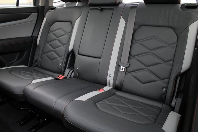 New 2024 Volkswagen Atlas Peak Edition SEL image 8