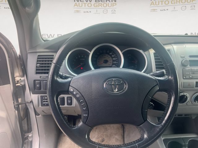 Used 2010 Toyota Tacoma 4x4 Access Cab V6 image 12