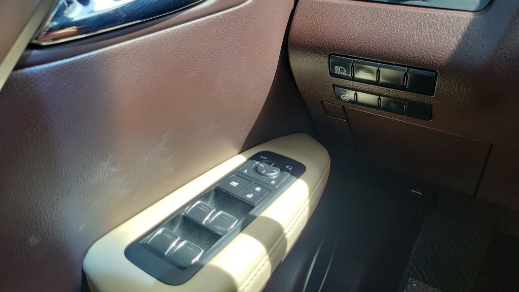 Used 2018 Lexus RX 350 FWD w/ Premium Package image 19