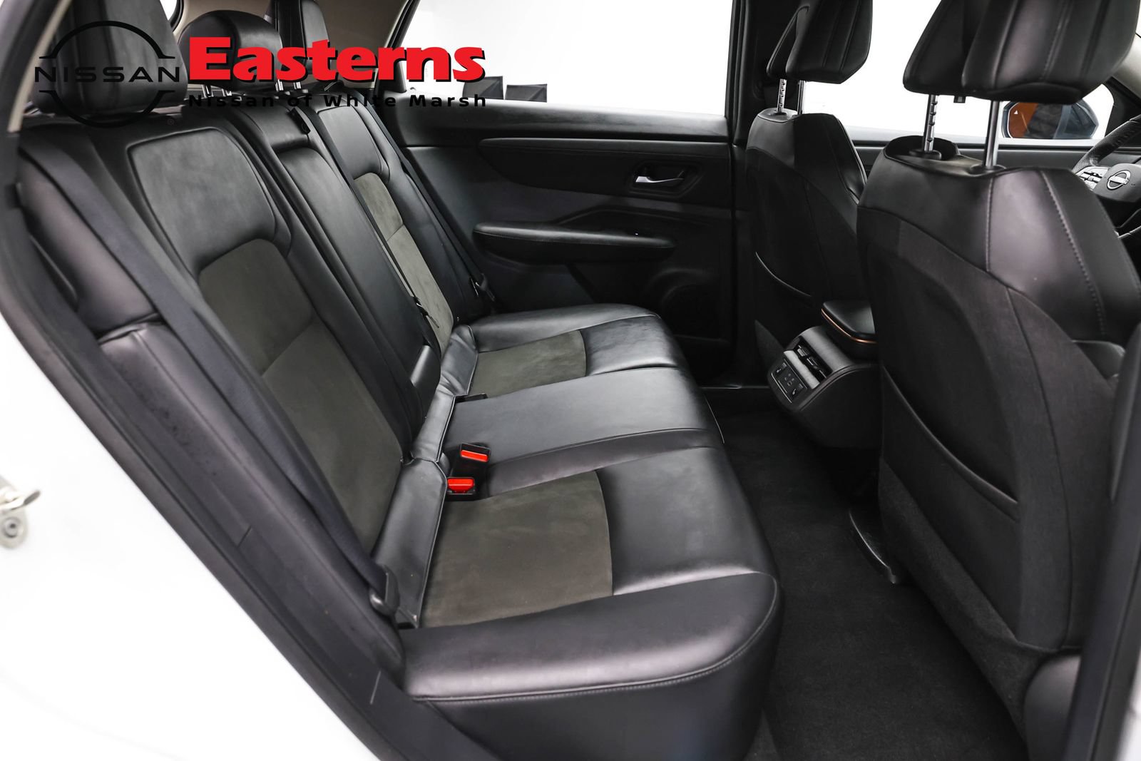 Used 2024 Nissan Ariya AWD image 23