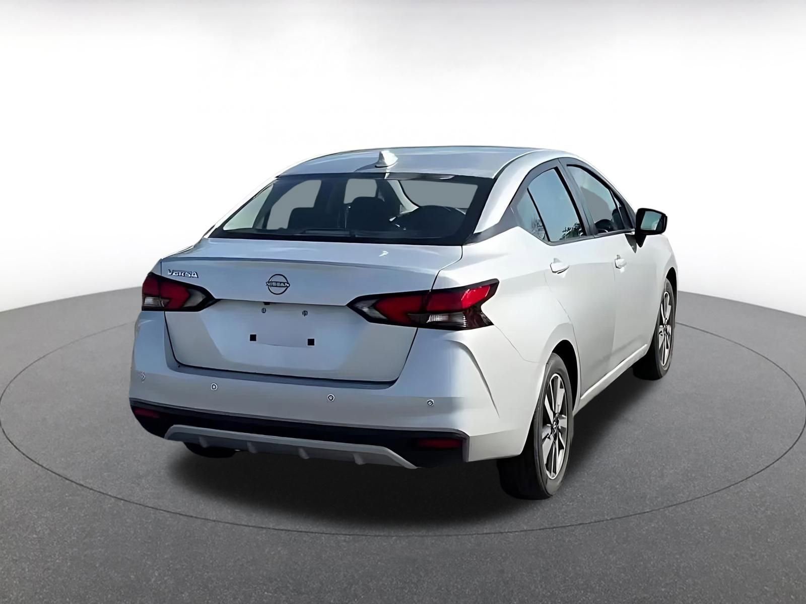 Used 2025 Nissan Versa SV FWD image 15
