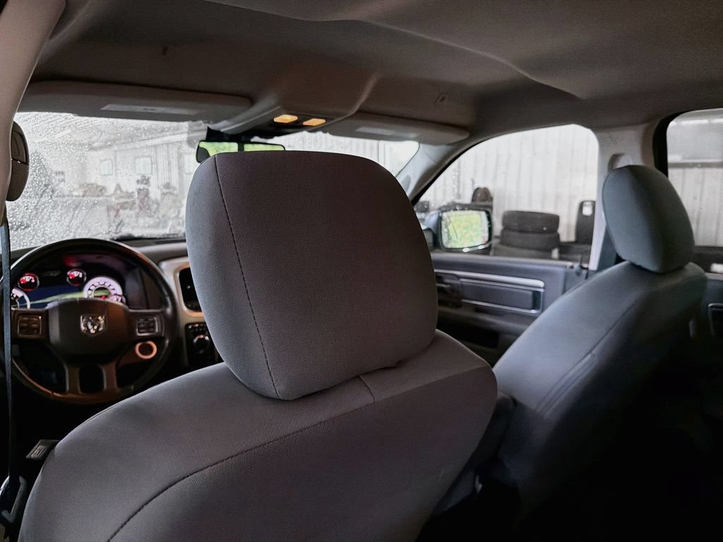 Used 2017 RAM 1500 Classic SLT w/ SLT Plus D←cor Group AWD/4WD image 9
