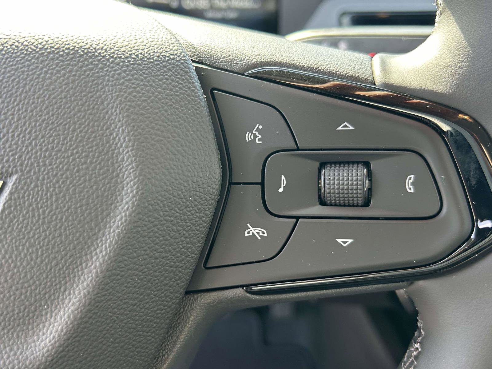 New 2027 Chevrolet Bolt RS FWD image 22