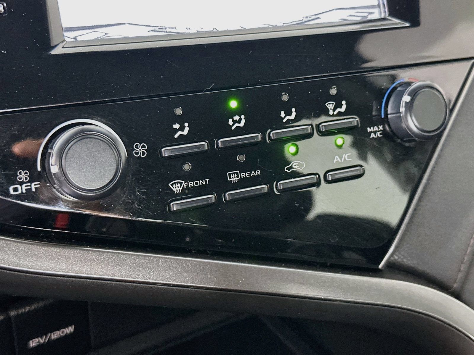 Used 2019 Toyota Camry LE FWD image 16
