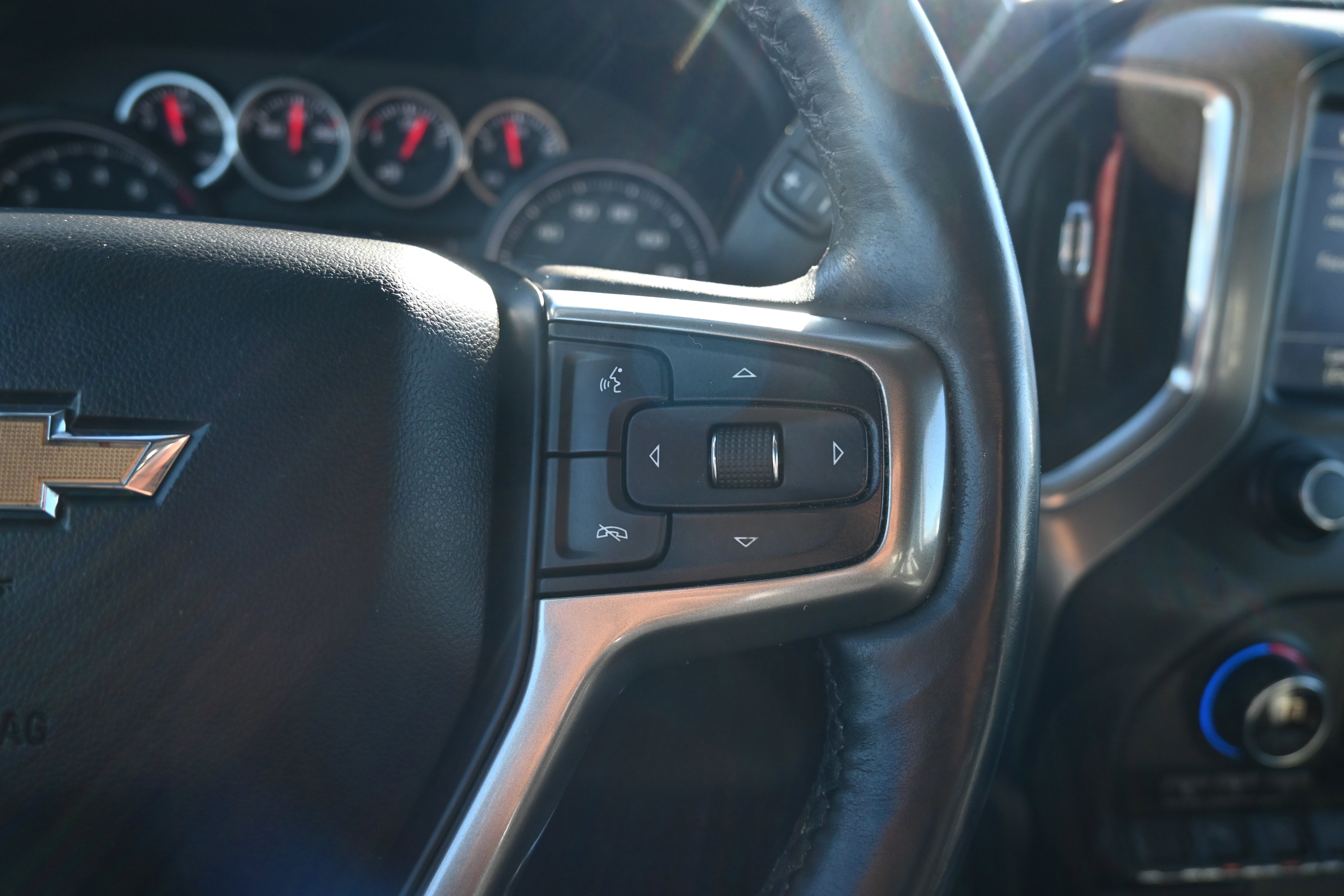 Used 2019 Chevrolet Silverado 1500 LTZ w/ LTZ Convenience Package image 20