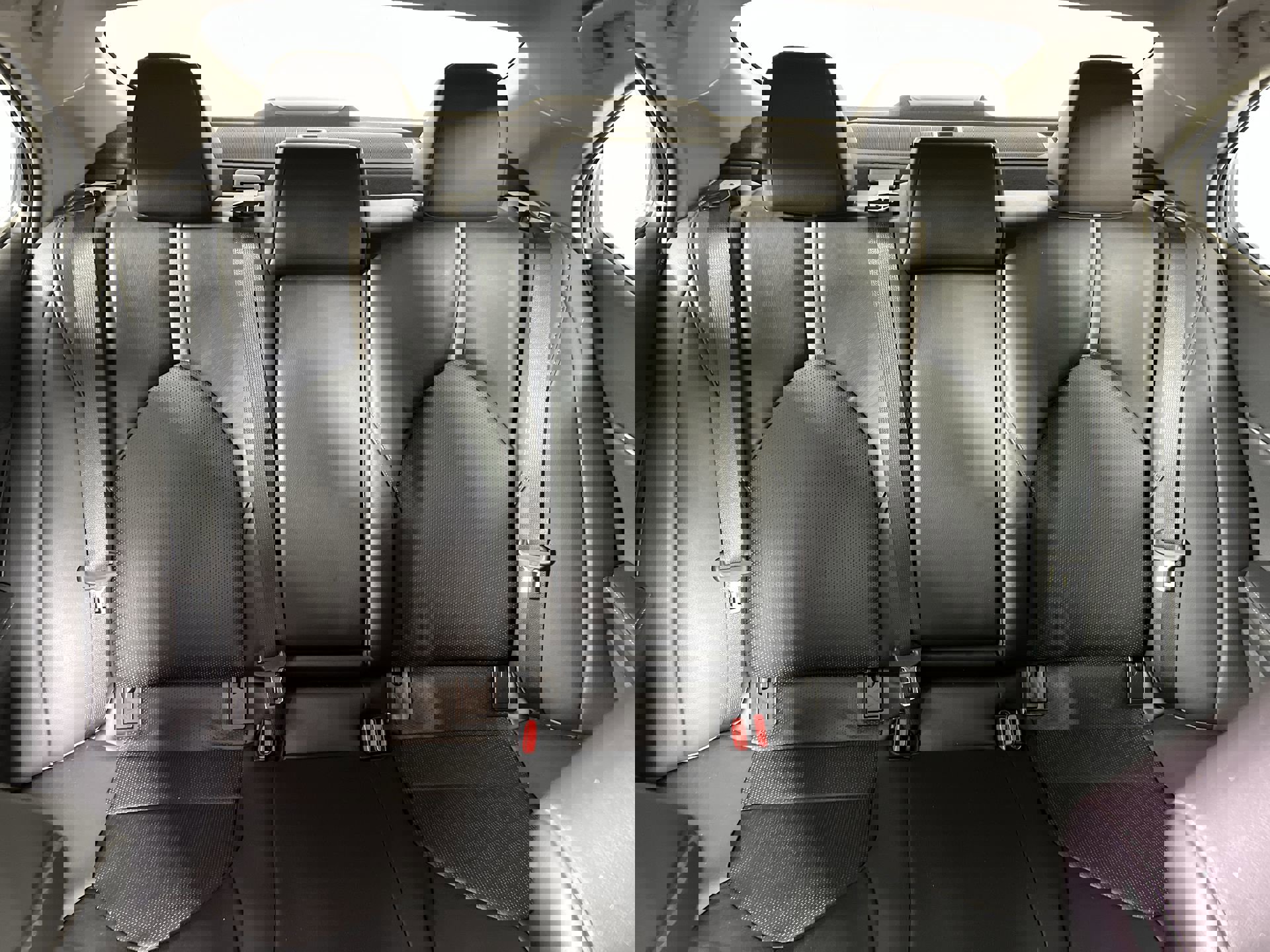 Used 2020 Toyota Camry XSE image 38