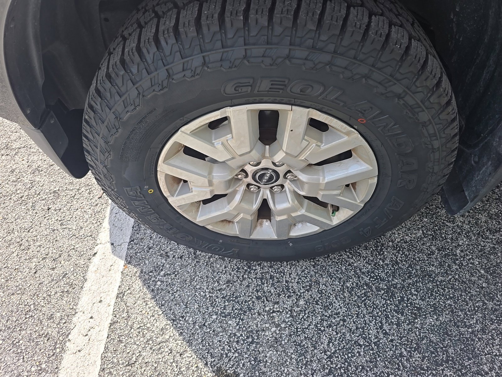 Used 2022 Nissan Frontier SV AWD/4WD image 6