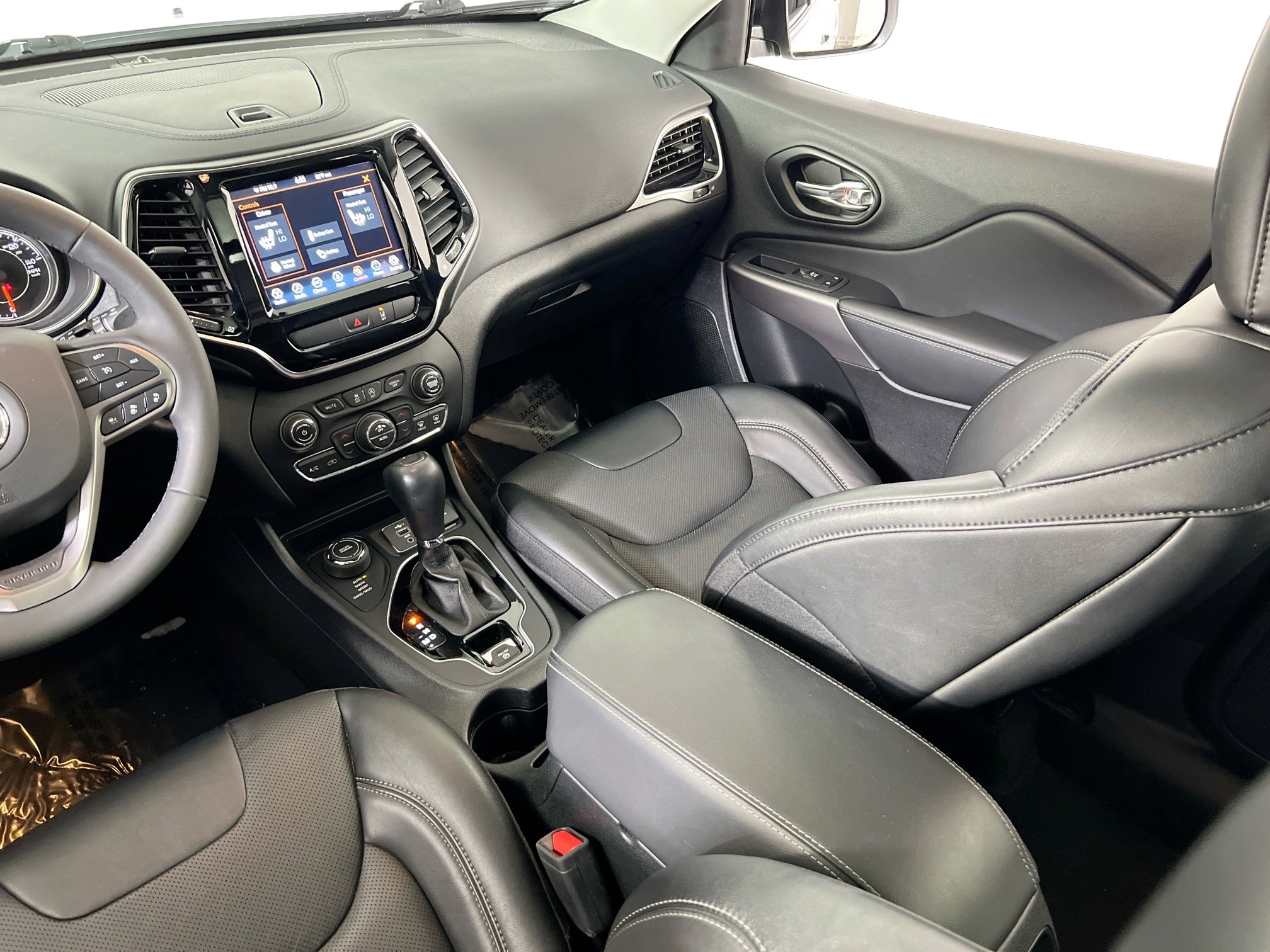 Used 2022 Jeep Cherokee Limited image 23
