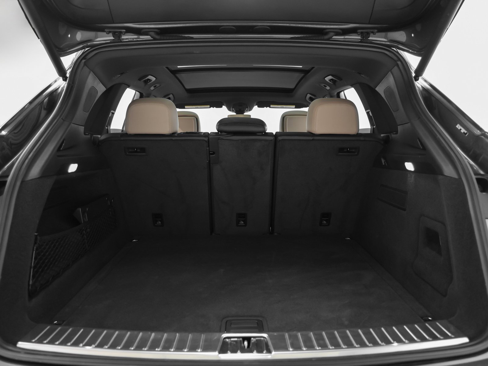 Used 2025 Porsche Cayenne image 16