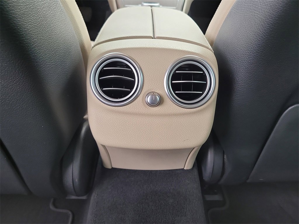 Used 2019 Mercedes-Benz C 300 C 300 image 13