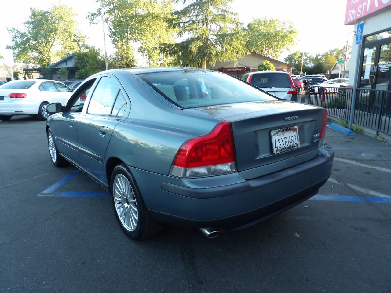 Used 2001 Volvo S60 2.4T image 4