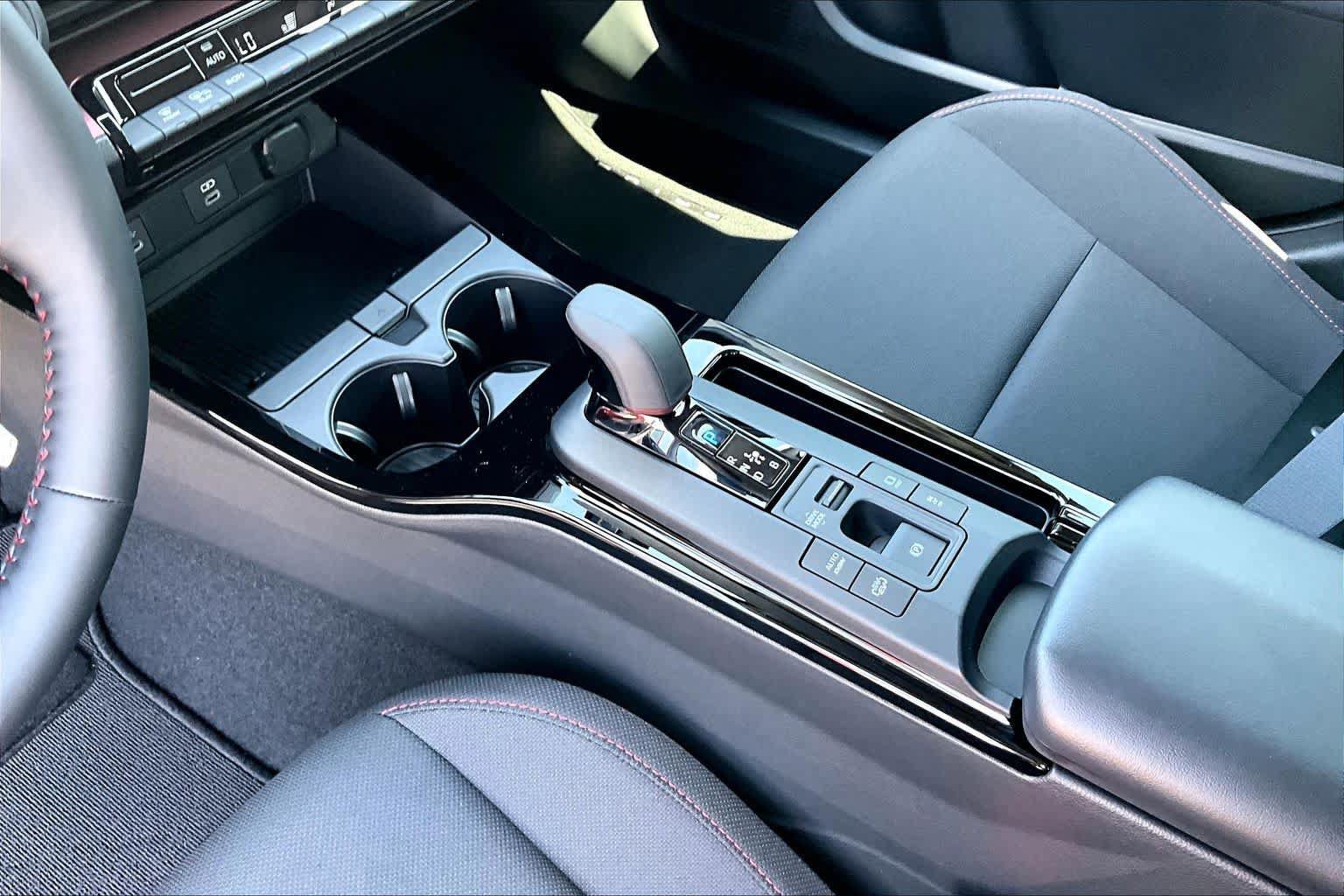 New 2027 Toyota Prius Plug-In Hybrid FWD image 11
