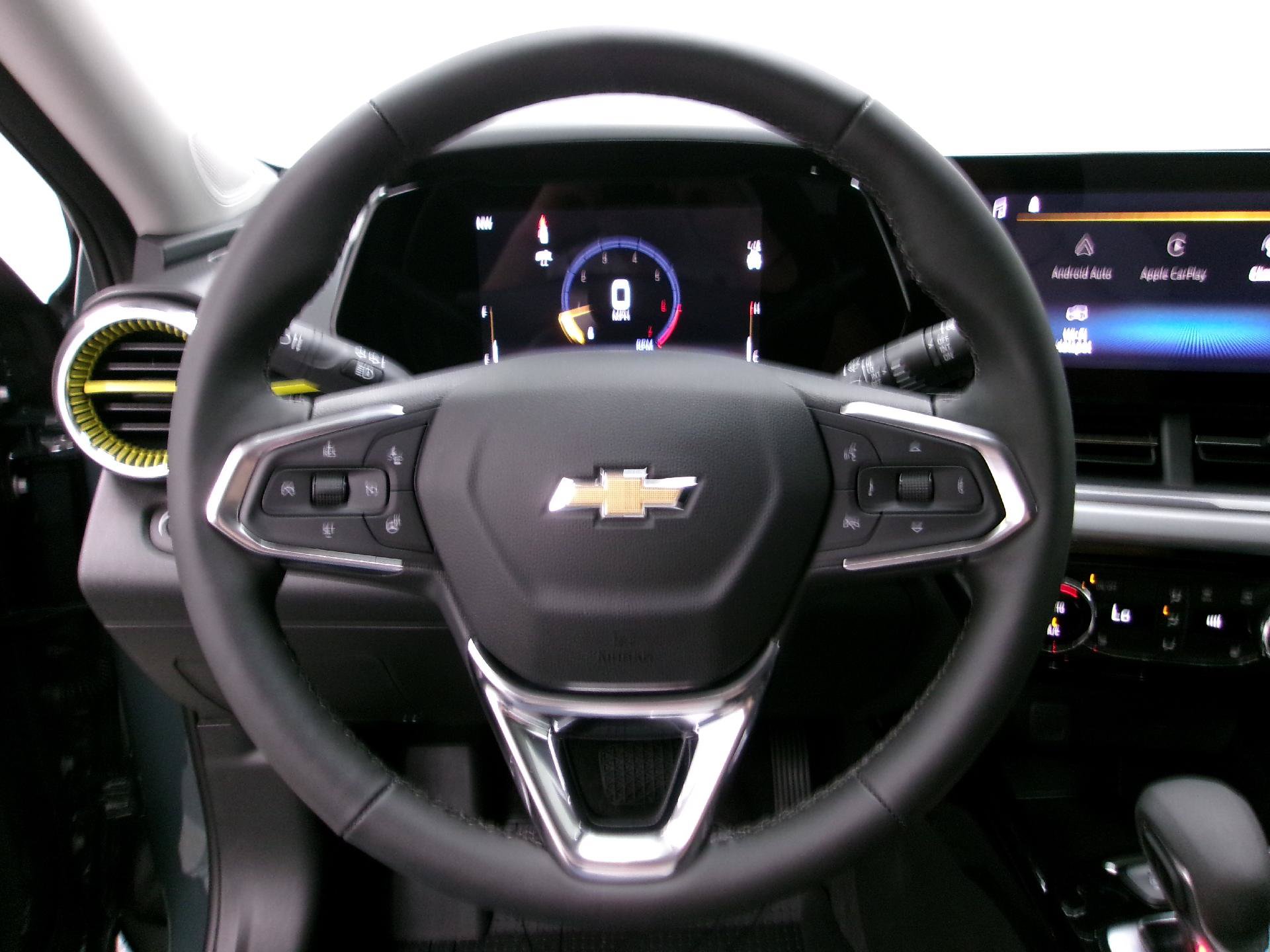 New 2026 Chevrolet Trax LT w/ Driver Confidence Package FWD image 7