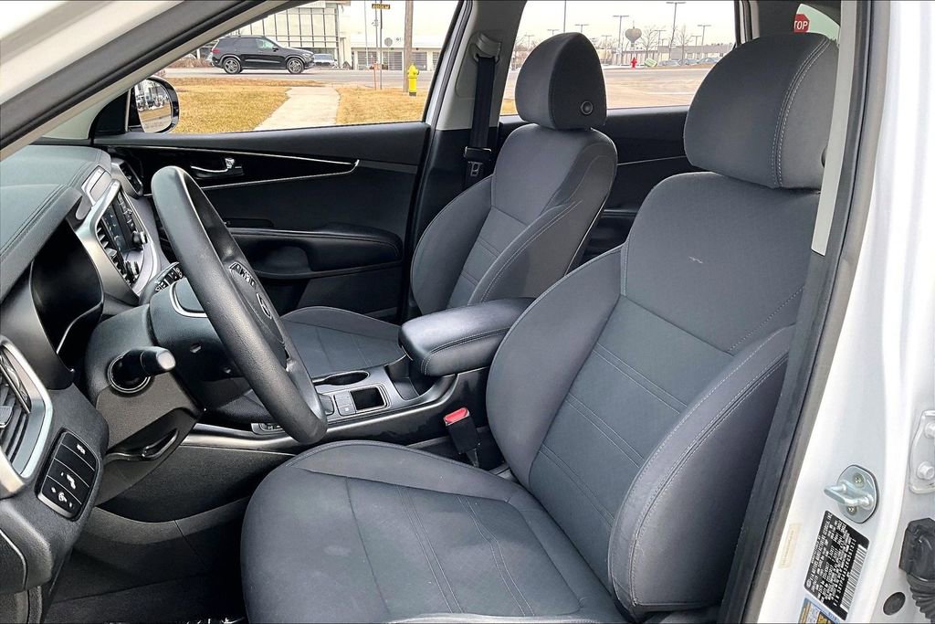 Used 2019 Kia Sorento LX image 15