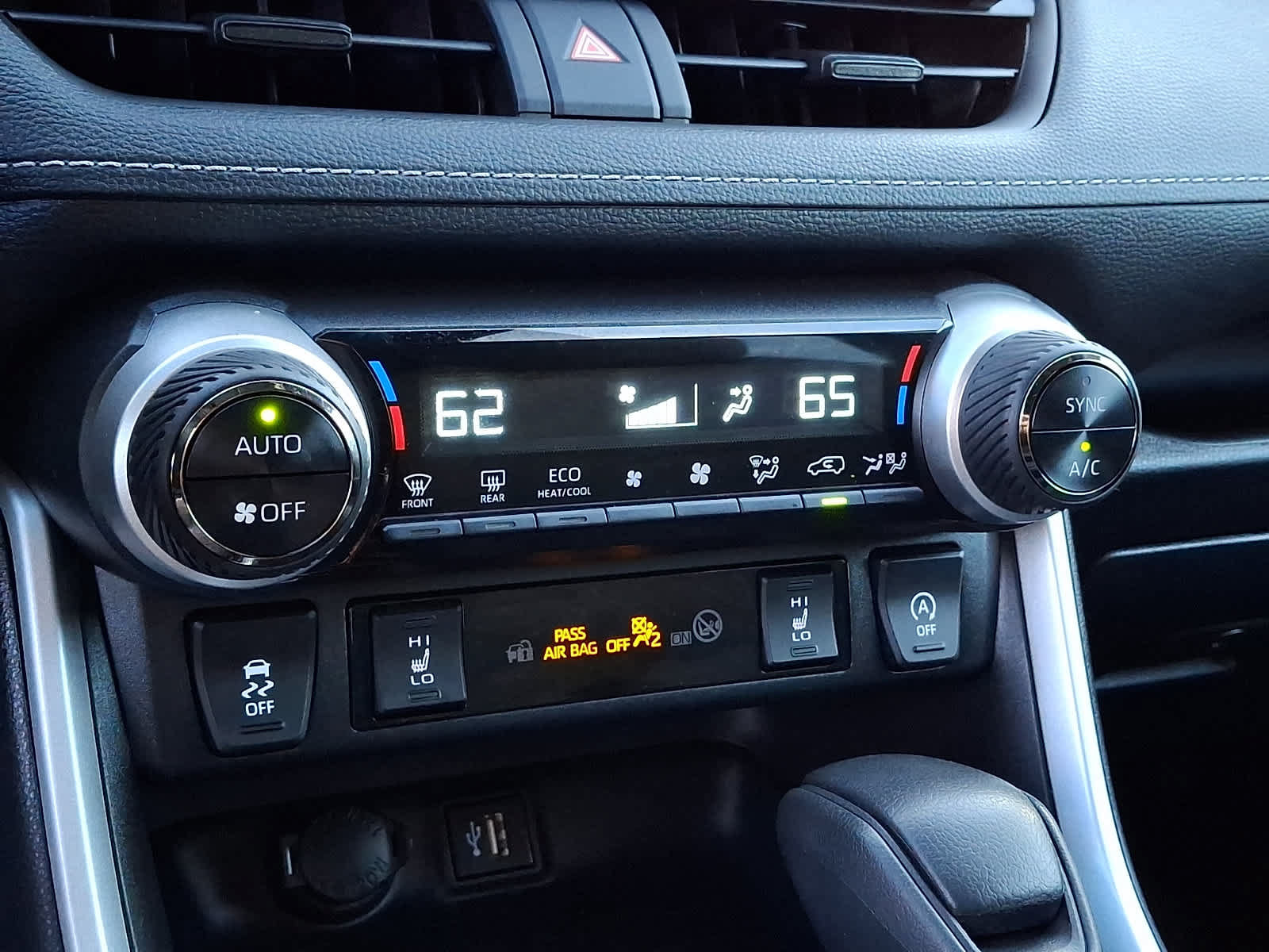 Used 2024 Toyota RAV4 XLE w/ Convenience Package AWD/4WD image 19