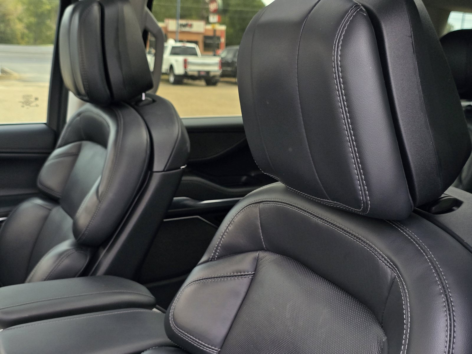 Used 2025 Lincoln Navigator Reserve AWD/4WD image 20