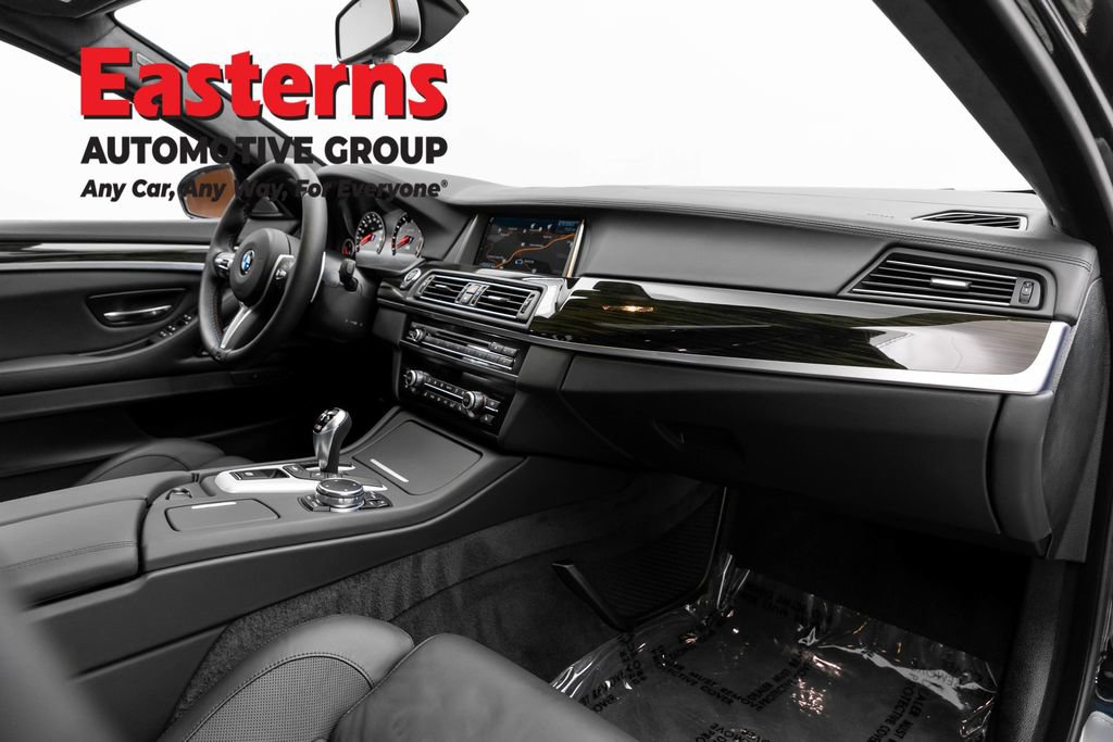 Used 2015 BMW M5 RWD image 47