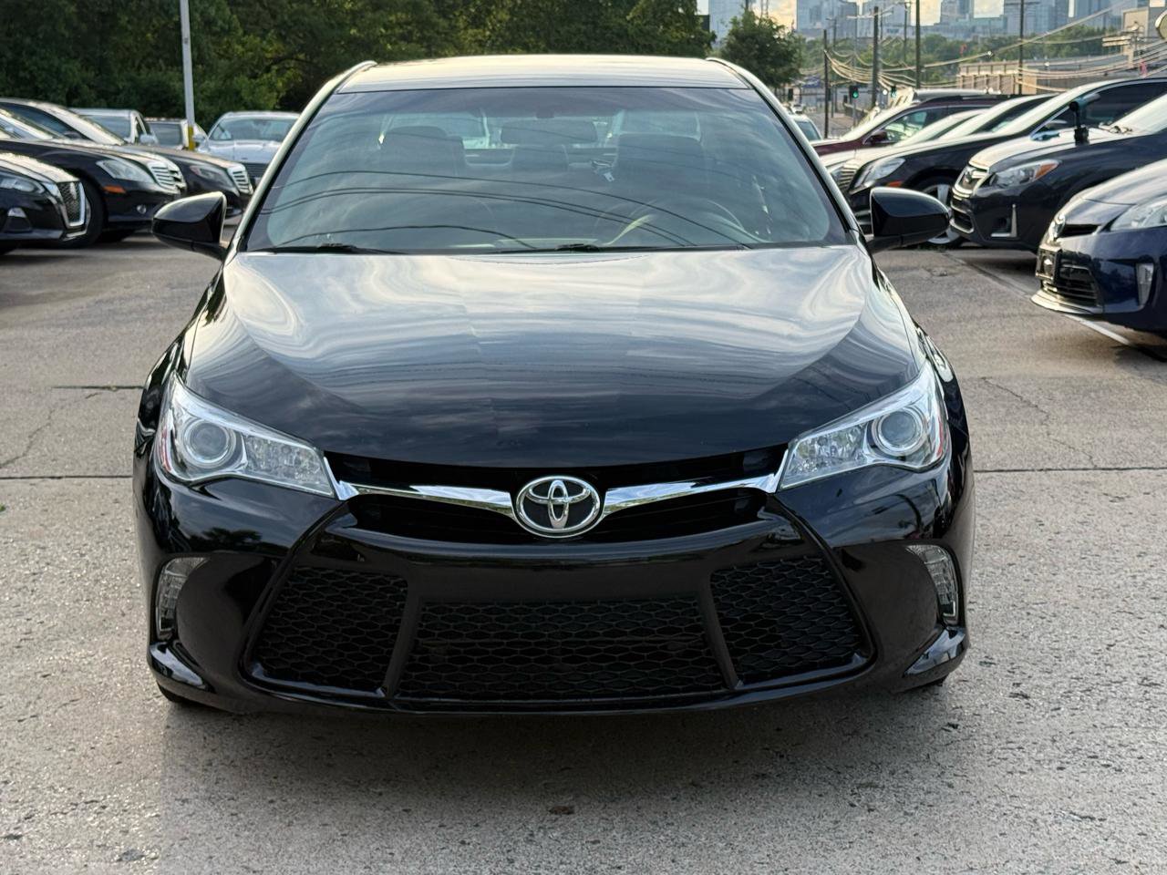Used 2016 Toyota Camry LE FWD image 5