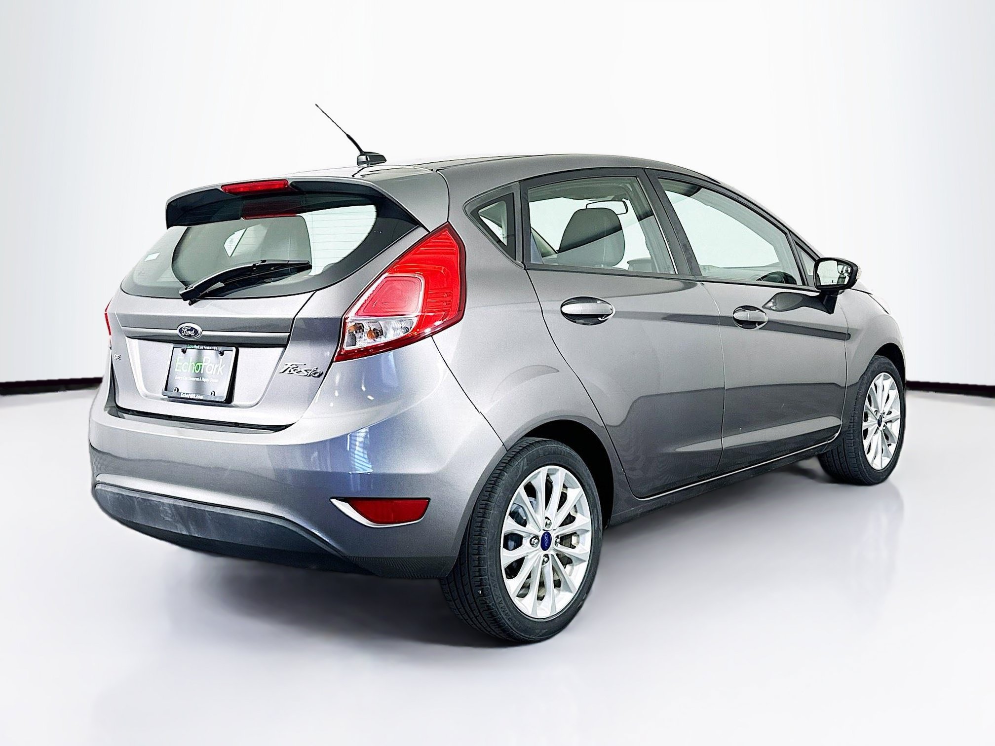 Used 2014 Ford Fiesta SE w/ Equipment Group 201A FWD image 9
