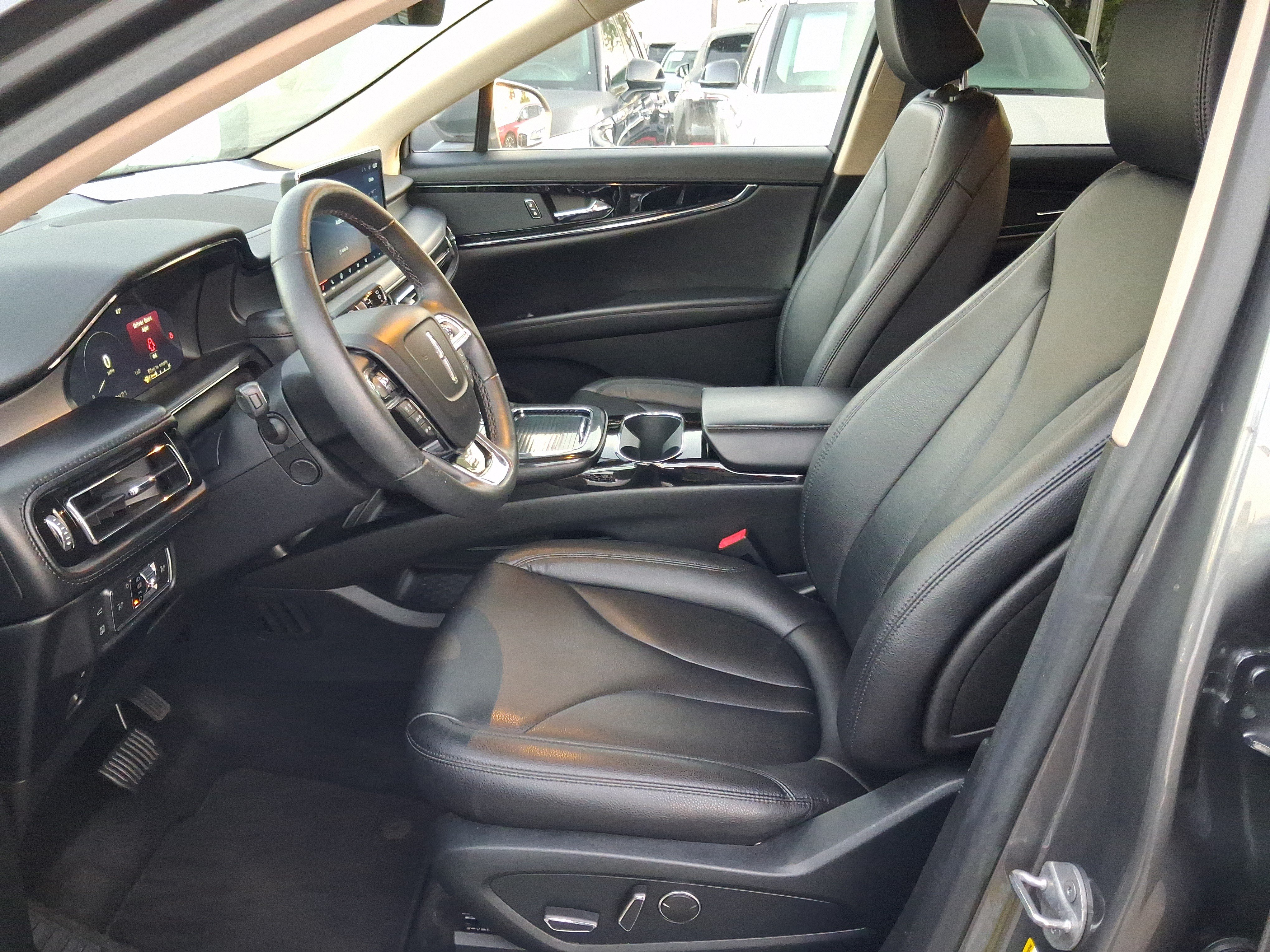 Certified 2022 Lincoln Nautilus FWD w/ Premium Package image 12
