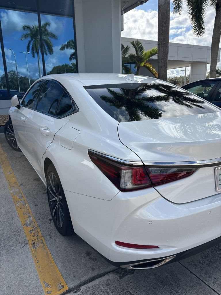 Used 2025 Lexus ES 350 w/ Premium Package FWD image 6