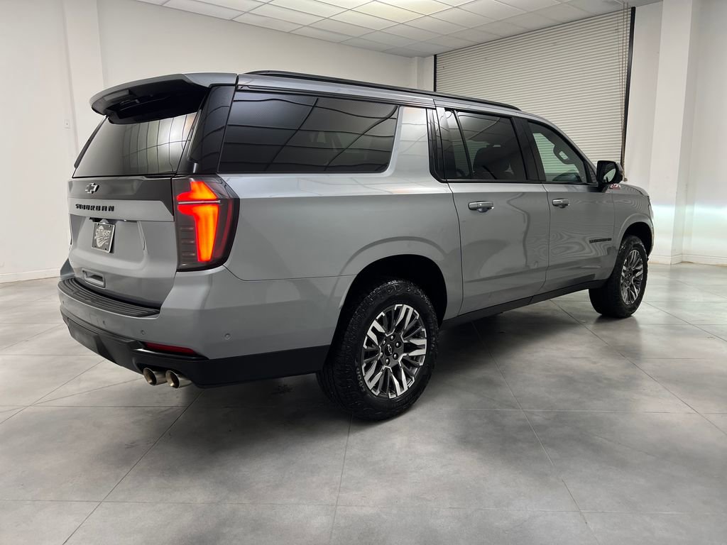 Used 2025 Chevrolet Suburban Z71 AWD/4WD image 7