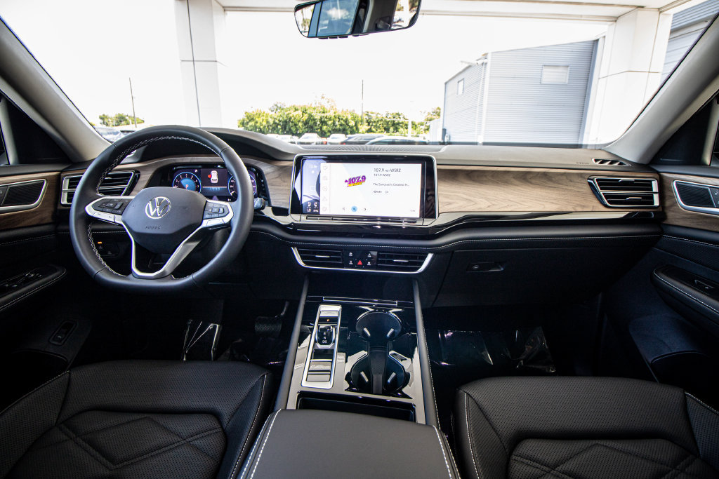 New 2026 Volkswagen Atlas SE FWD image 32