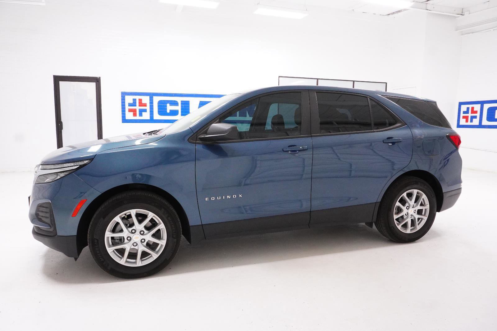 Used 2024 Chevrolet Equinox LS w/ Driver Confidence II Package image 10