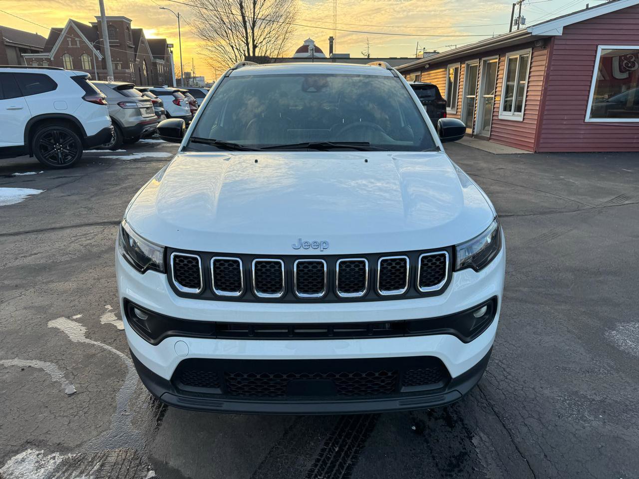 Used 2024 Jeep Compass Latitude w/ Sun and Sound Group image 2