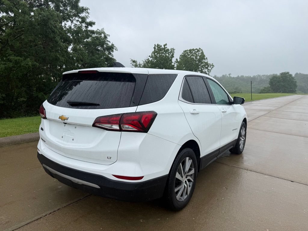 Used 2024 Chevrolet Equinox LT w/ LPO, Floor Liner Package FWD image 3