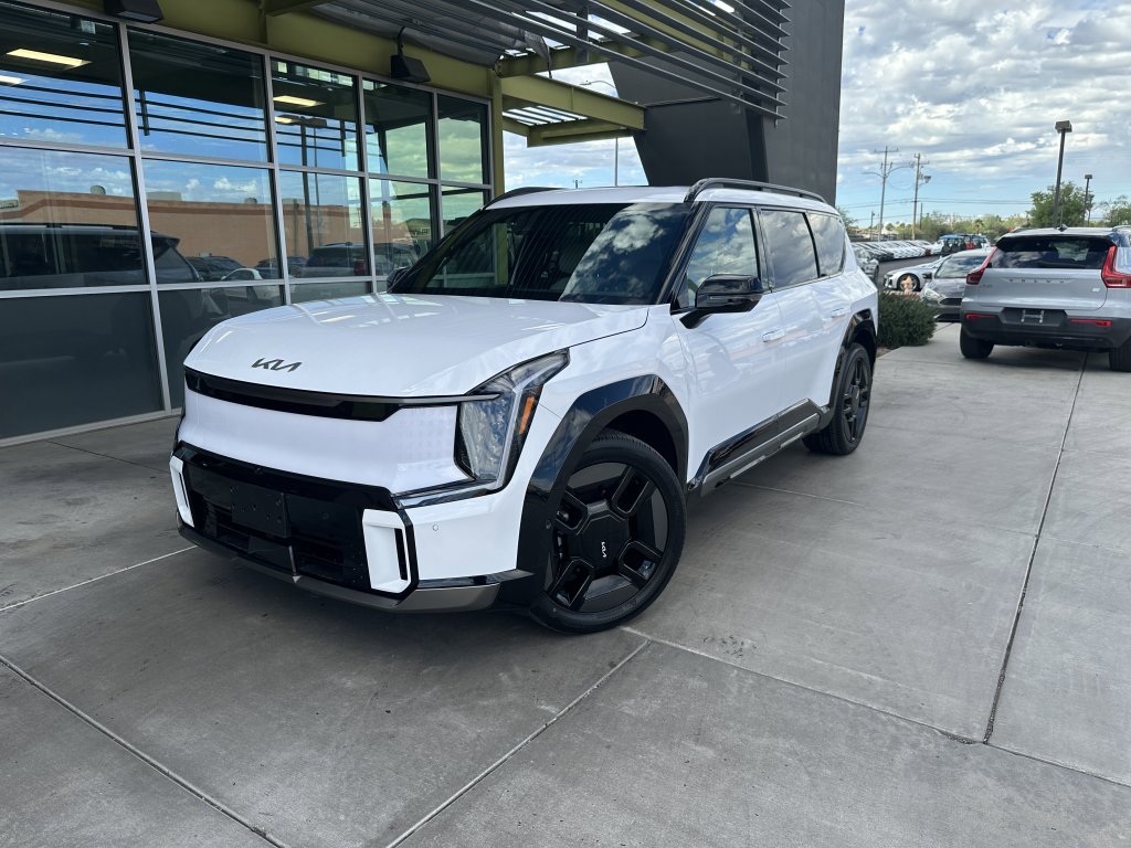 Used 2025 Kia EV9 GT-Line image 1