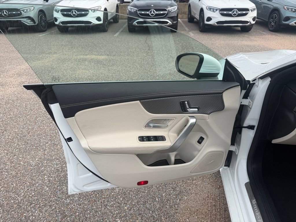 Used 2025 Mercedes-Benz CLA 250 w/ Exclusive Package image 16