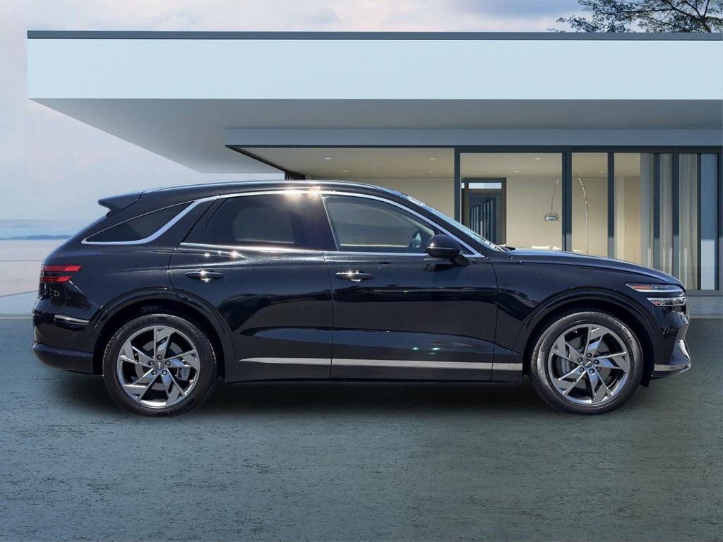 Used 2023 Genesis Electrified GV70 AWD/4WD image 3