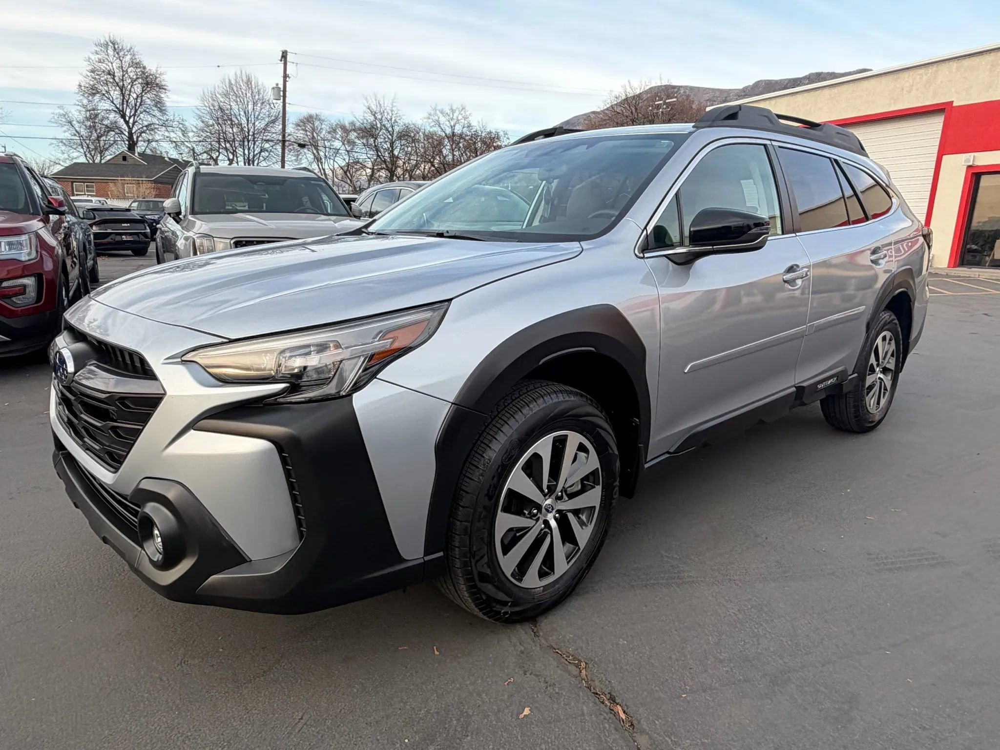 Used 2024 Subaru Outback Premium image 8