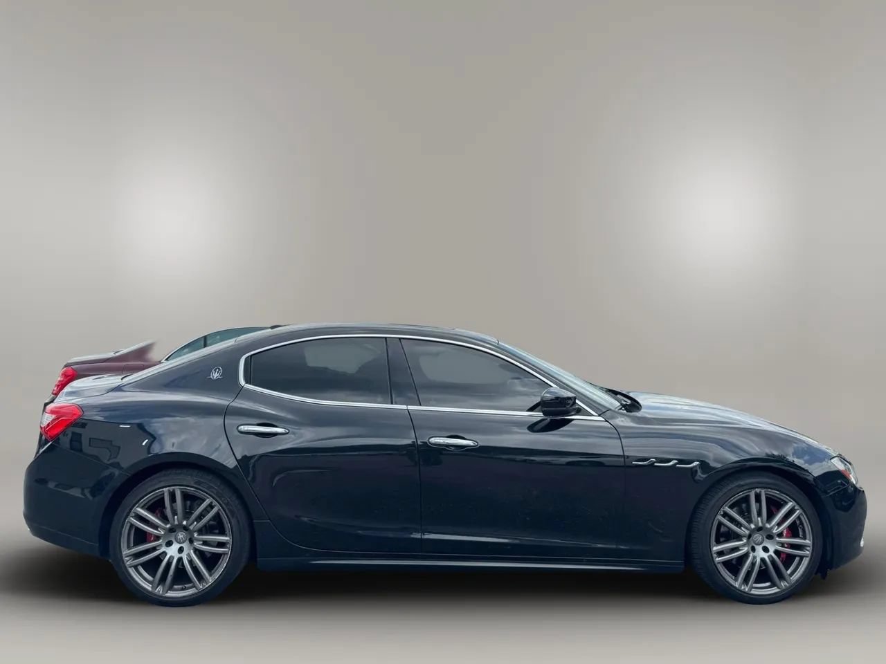 Used 2017 Maserati Ghibli S RWD image 4