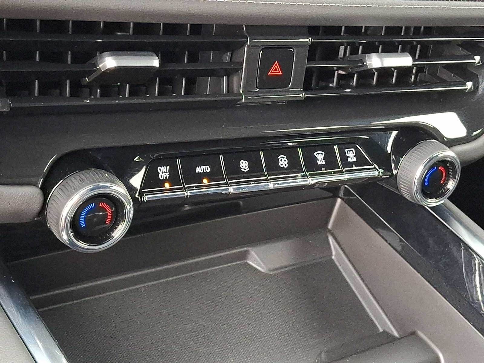 Used 2025 Chevrolet Tahoe LS AWD/4WD image 16