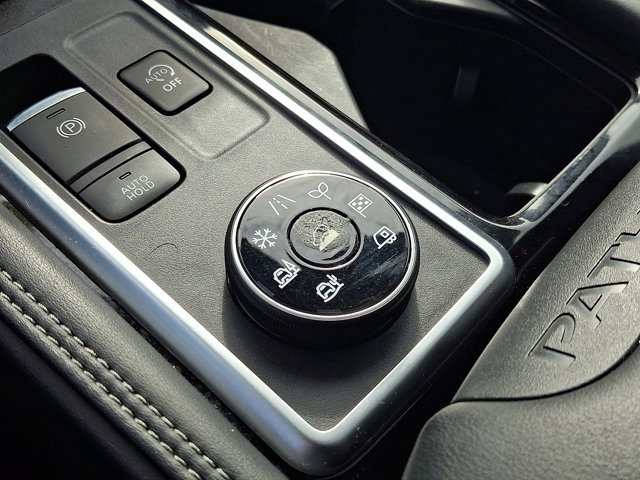 Certified 2023 Nissan Pathfinder Platinum image 25