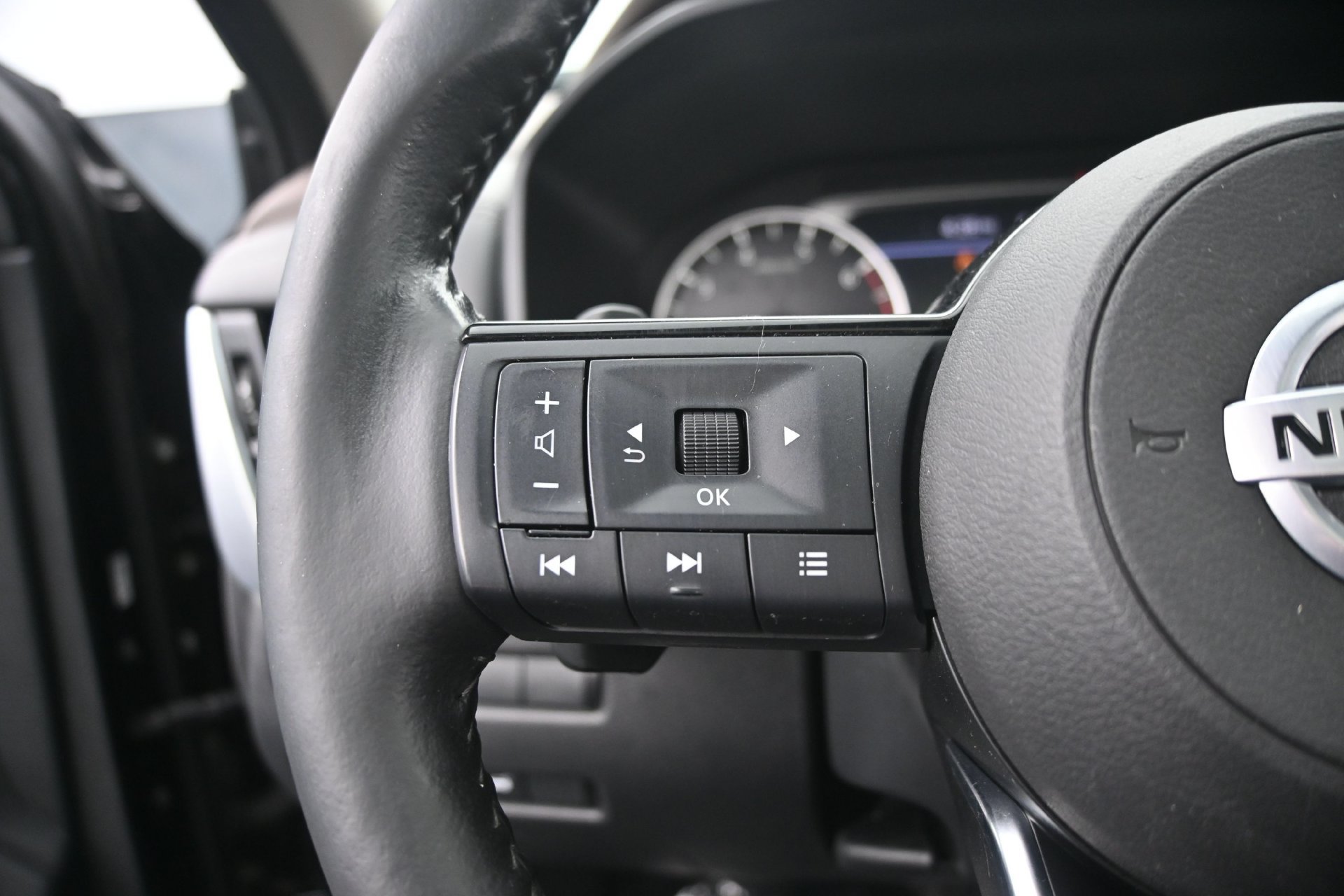 Used 2021 Nissan Rogue SV AWD/4WD image 23
